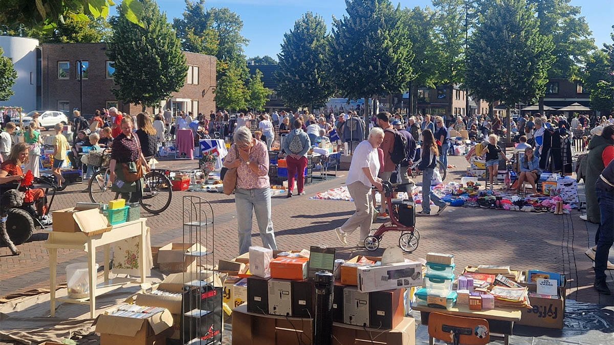 Kleedjesmarkt Putten